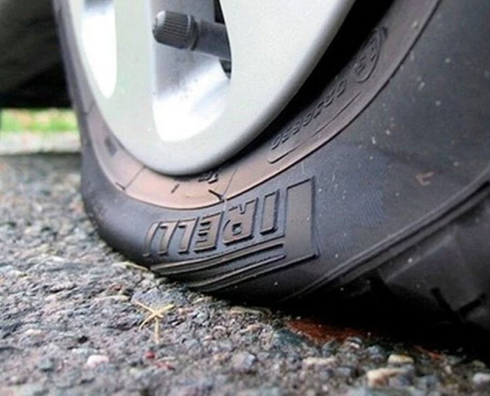 Bơm lốp xe Toyota Innova bao nhiêu kg là đúng chuẩn để chạy êm an toàn