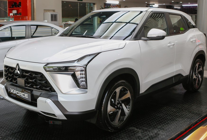 Cách mở nắp bình xăng xe Mitsubishi Xforce đúng chuẩn cho người mới