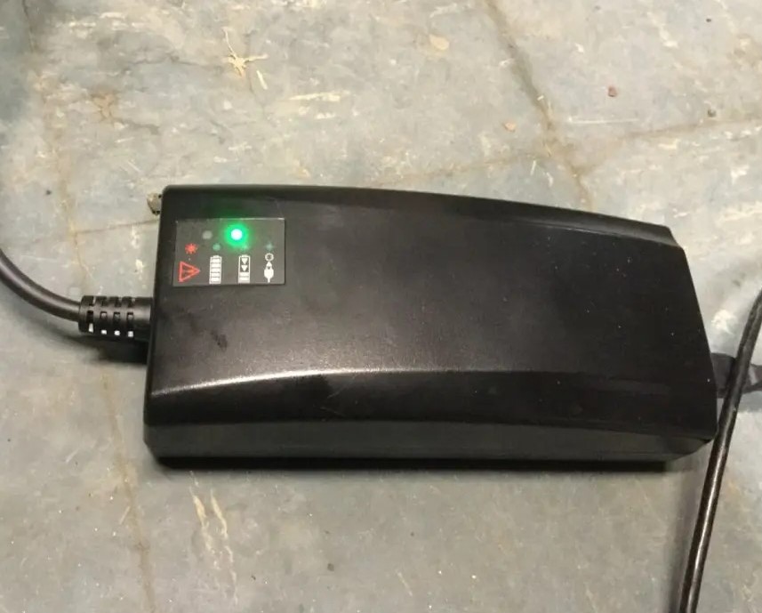 Cách nhận biết sạc xe điện bị hỏng chính xác nhất để tránh hư pin và tốn chi phí sửa chữa