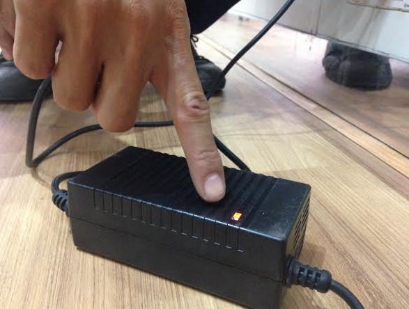 Làm sao để biết xe đạp điện đã sạc đầy? Cách nhận biết chính xác để bảo vệ pin và sạc an toàn