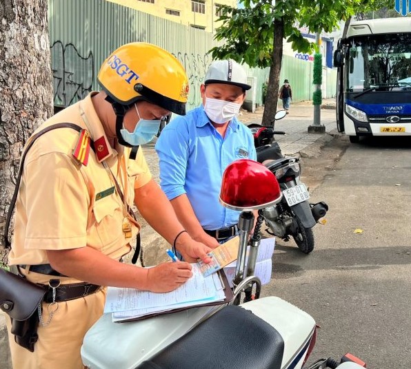 Những lỗi vi phạm giao thông bị giữ giấy phép lái xe theo quy định mới nhất