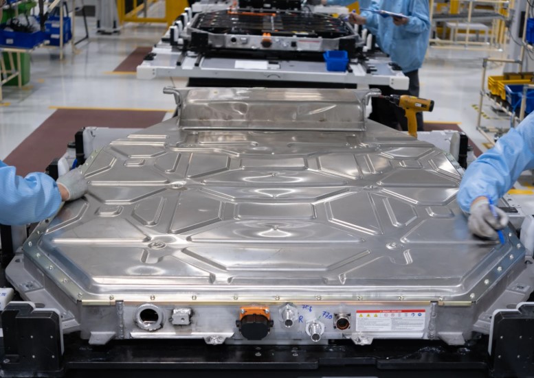 Pin xe ô tô điện VinFast dùng được bao lâu