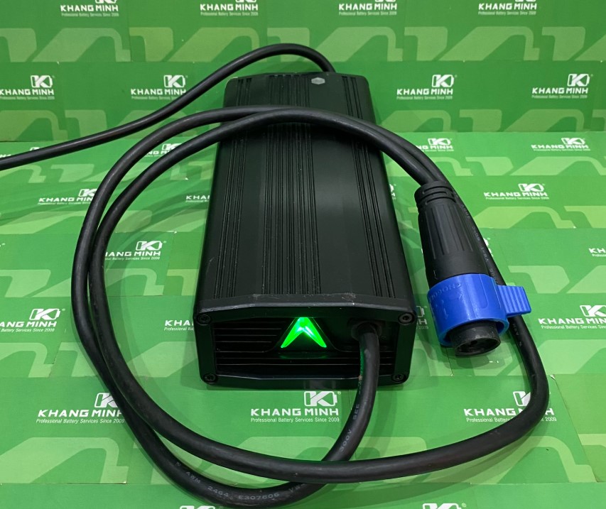 Sạc xe máy điện VinFast có tự ngắt không