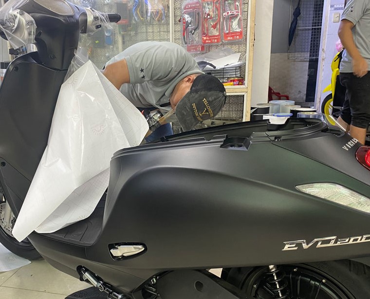 Vỏ nhựa xe điện VinFast Evo200 có bền không? Chất liệu, độ bền và chi phí thay thế