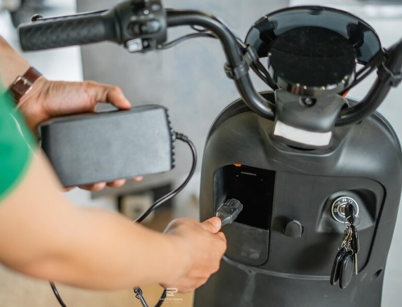 Xe điện còn bao nhiêu phần trăm thì nên sạc