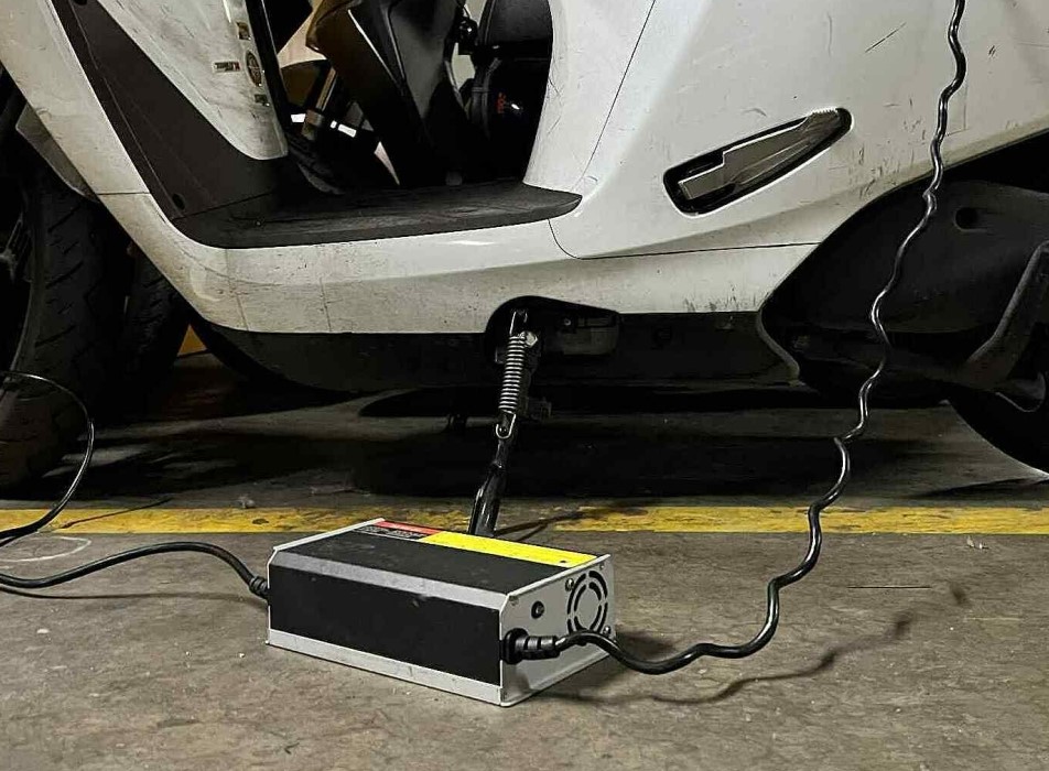 Xe điện sạc 30 phút đi được bao nhiêu km? Chi tiết theo từng dòng xe