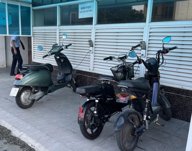 Xe điện sạc chưa đầy đã rút có sao không