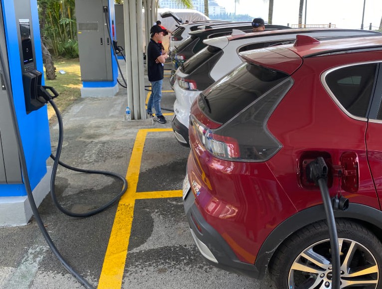 Xe điện VinFast nên cắm sạc như thế nào là đúng