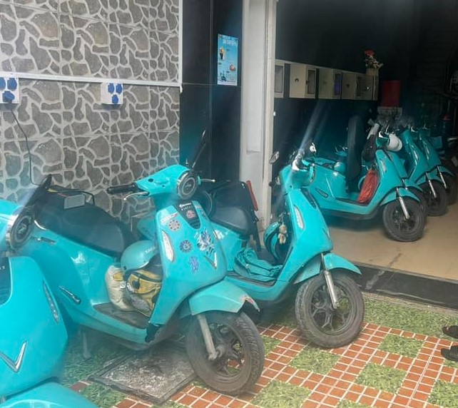 Xe máy điện Xanh SM sạc bao lâu thì đầy pin