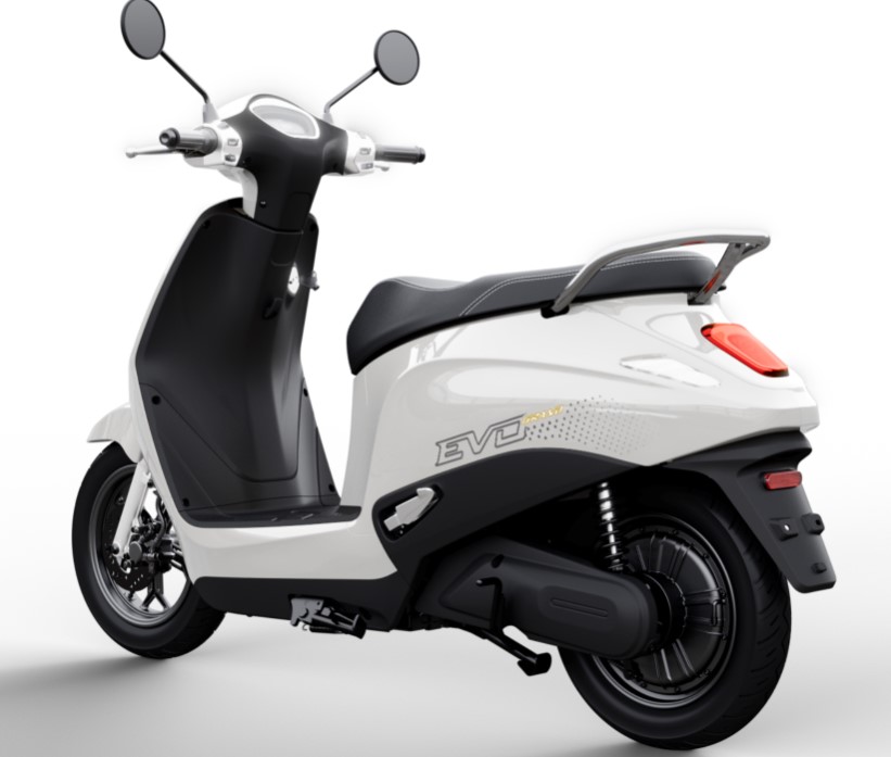 Cách kết nối điện thoại với xe VinFast Evo Grand