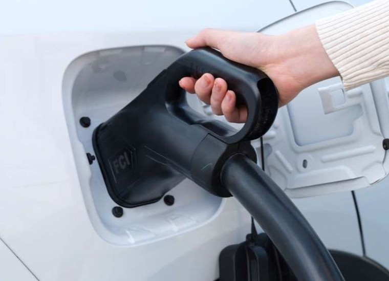 Cách sạc pin LFP VinFast đúng chuẩn để không bị chai và dùng bền nhiều năm