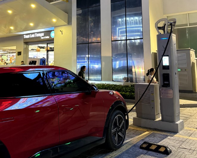 Trụ sạc 250kw Vinfast giá bao nhiêu