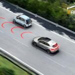 Khi bật Adaptive Cruise Control đèn phanh có sáng lúc xe tự giảm tốc độ