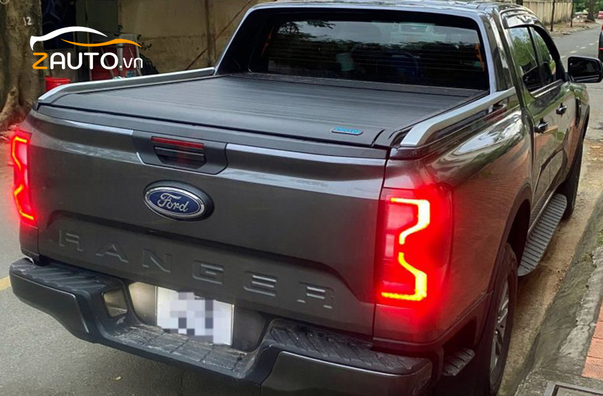 Lắp đặt cụm đèn sau xe Ford Ranger uy tín TPHCM