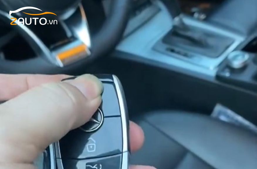 Lắp nút đề nổ Start/Stop Smartkey xe Mercedes C200 tại Thủ Đức