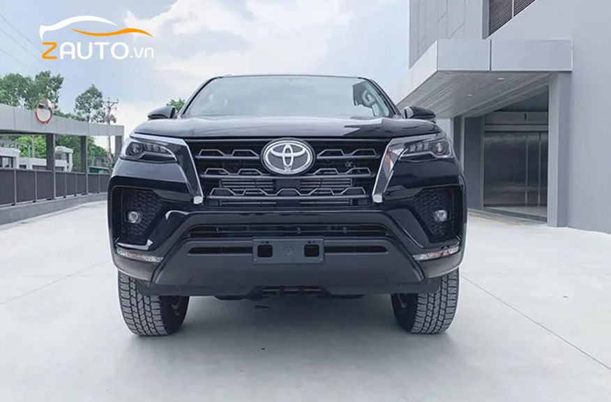 Lắp đặt khóa cửa khi ra khỏi xe Toyota Fortuner ở TP.HCM