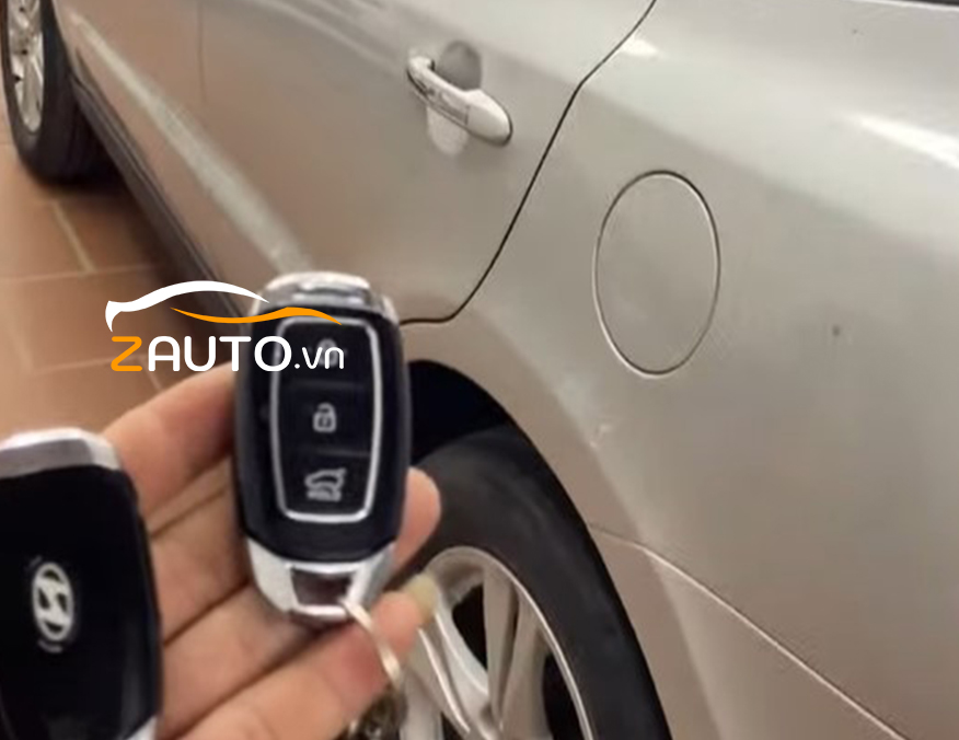 Lắp đề nổ chìa khóa Smartkey xe Hyundai SantaFe tại Thủ Đức