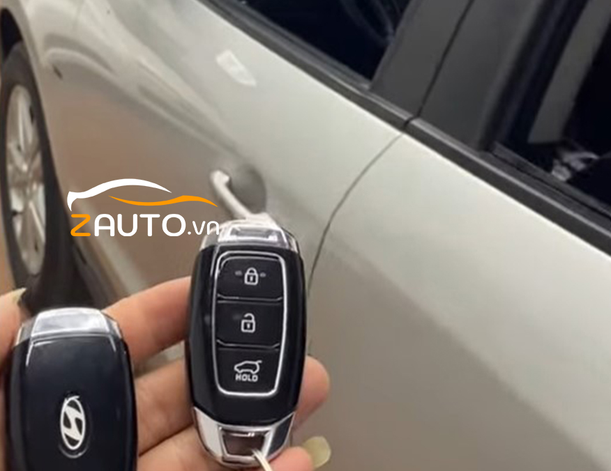 Lắp đề nổ chìa khóa Smartkey xe Hyundai SantaFe tại TP.HCM