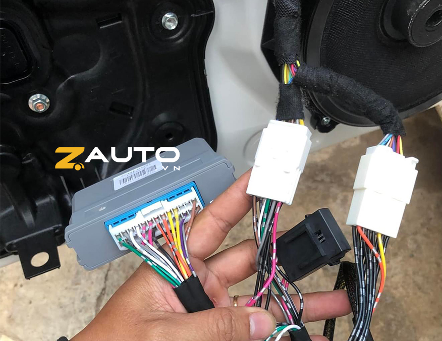 Tính năng hệ thống lên xuống kính tự động Mitsubishi Xpander