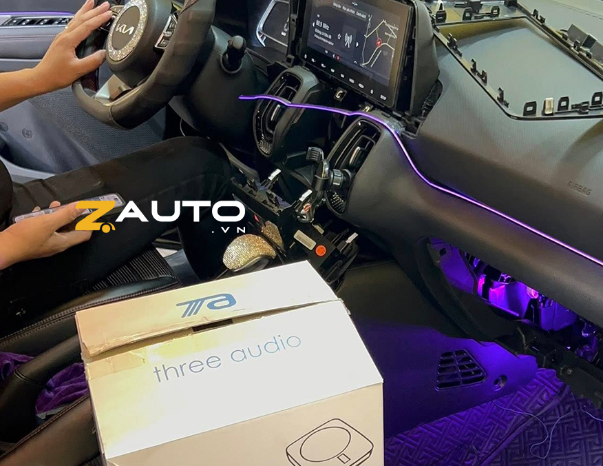 ZAUTO thi công độ đèn led viền nội thất cho dòng xe KIA