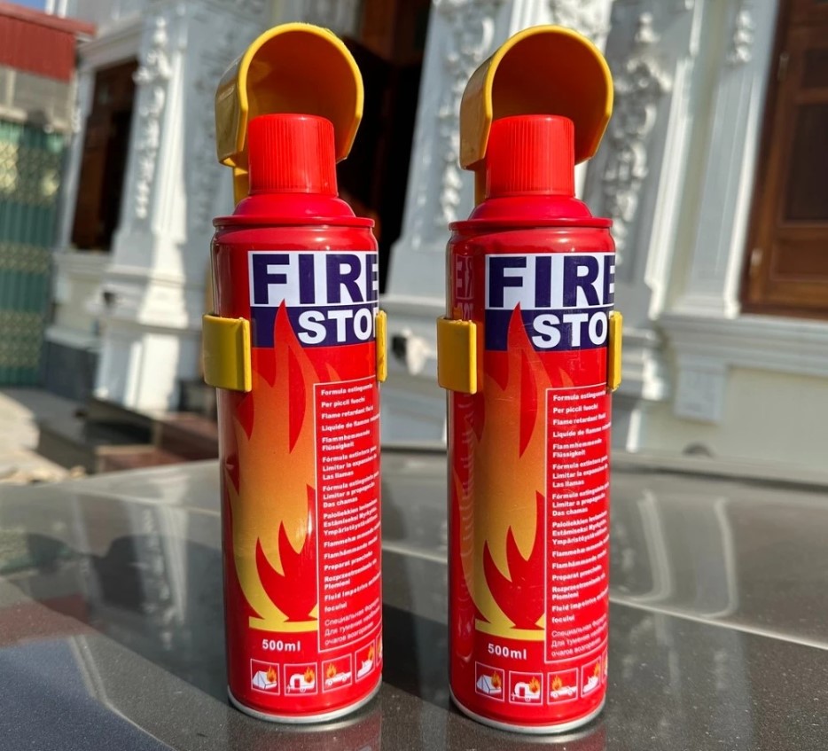 Bình Bọt Fom Kèm Búa Phá Kính Cầm Tay Đa Năng Cứu Hộ Khẩn Cấp Trên Xe Ô tô