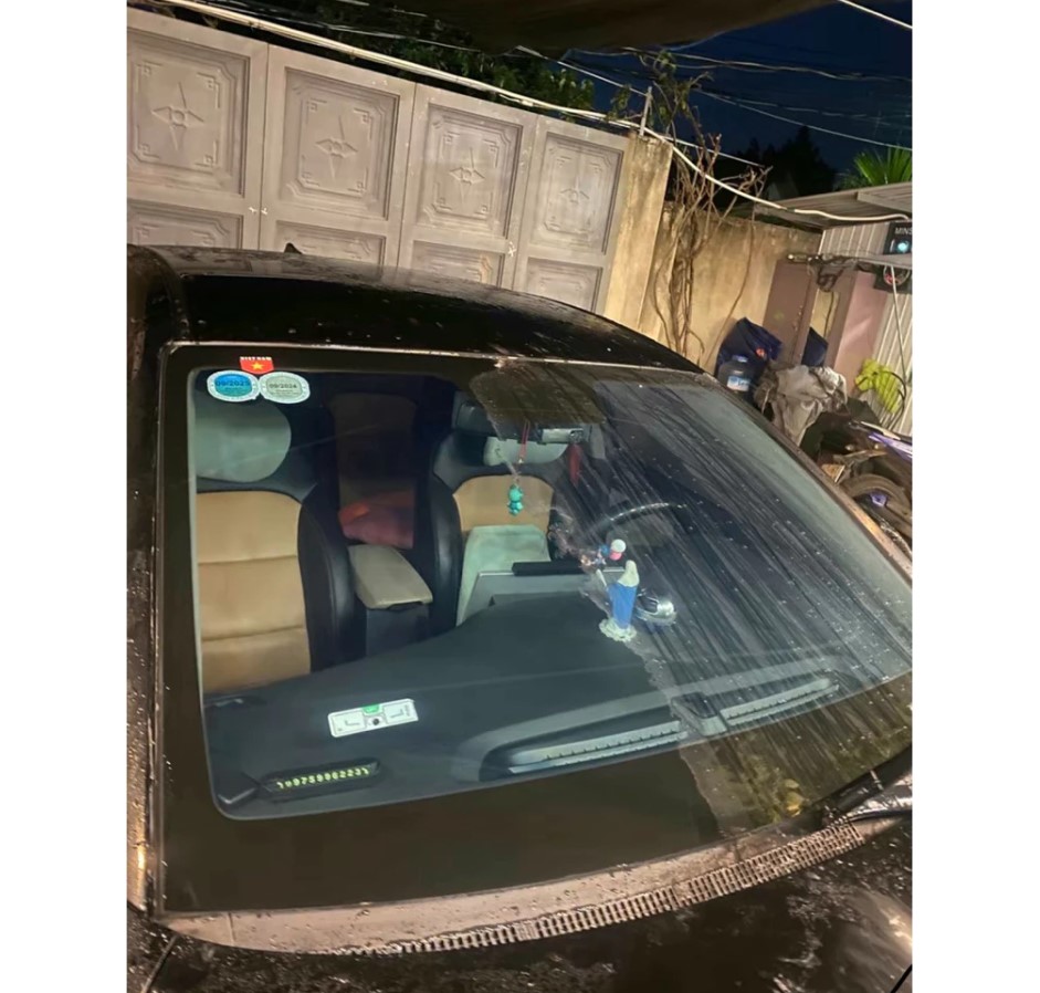 Bột Đánh Bóng & Tẩy Ố Kính Ô Tô 80g – Loại Bỏ Màng Dầu, Cặn Canxi