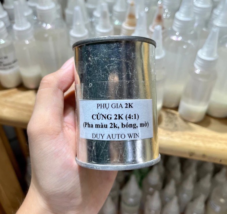 Chai Cứng 2K – Phụ Gia Dành Cho Sơn 2K Tự Bóng (Dạng Lon 125g và 250g)