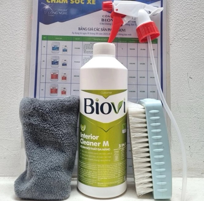 Chai Nước Xịt Vệ Sinh Nội Ngoại Thất Ô Tô BIOVI 500ml – Làm Sạch, Khử Mùi, Diệt Khuẩn