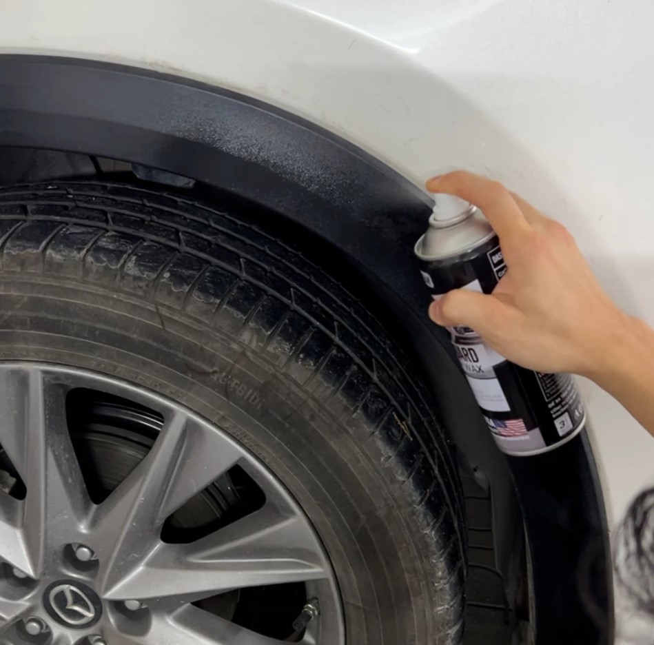 Chai Xịt Phục Hồi Nhựa Nhám & Đánh Bóng Đồ Da D-CHEM 450ml – Dưỡng Bề Mặt Nhựa Nhám Ô Tô, Xe Máy