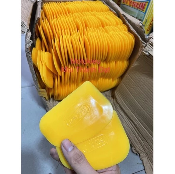 Dao Trét Matit Cao Su Vàng – Dụng Cụ Trong Ngành Sơn Xe & Xây Dựng