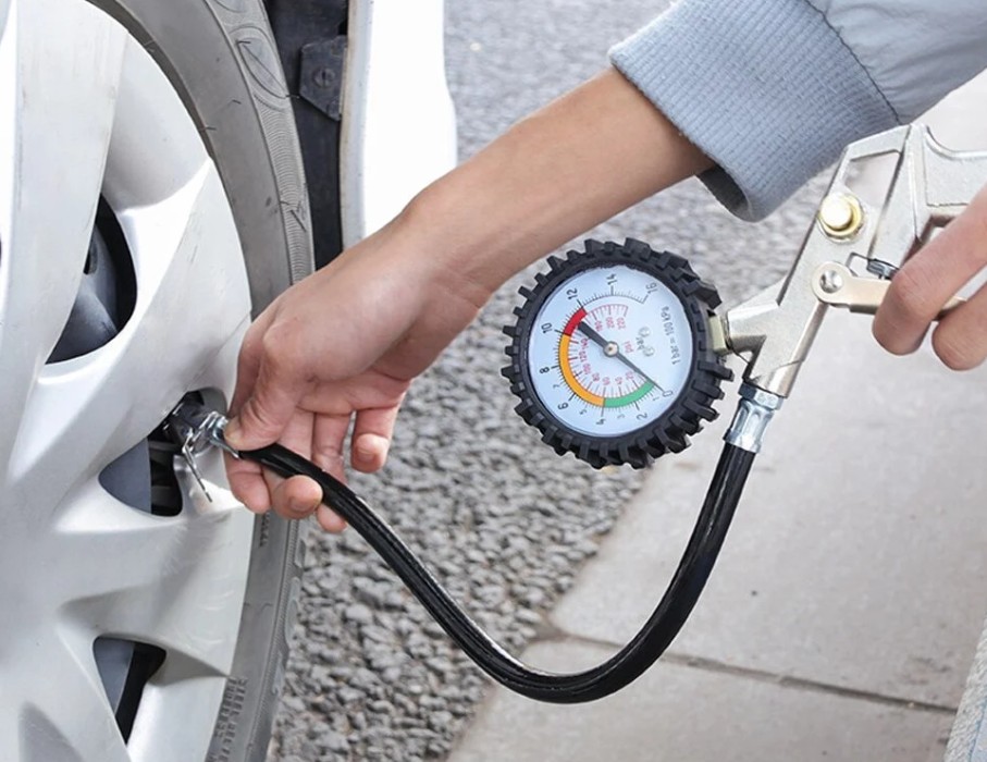 Đầu Vòi Bơm Hơi Kiêm Đồng Hồ Đo Áp Suất Lốp – Chính Xác, Phạm Vi 0-16 Bar / 0-230 Psi