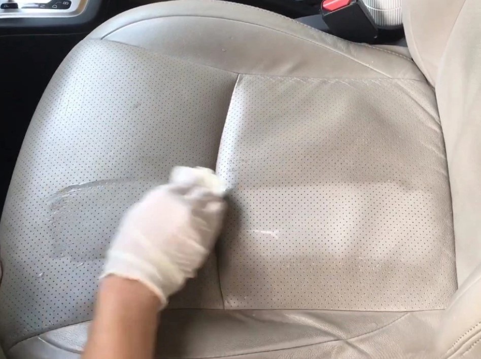 Dung Dịch Vệ Sinh Nội Thất Ô Tô HiKit – Làm Sạch Ghế Da, Sofa, Đồ Da Mốc Hiệu Quả