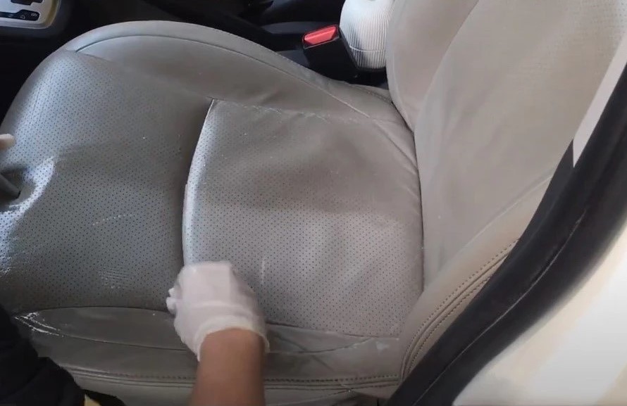 Dung Dịch Vệ Sinh Nội Thất Ô Tô HiKit – Làm Sạch Ghế Da, Sofa, Đồ Da Mốc Hiệu Quả