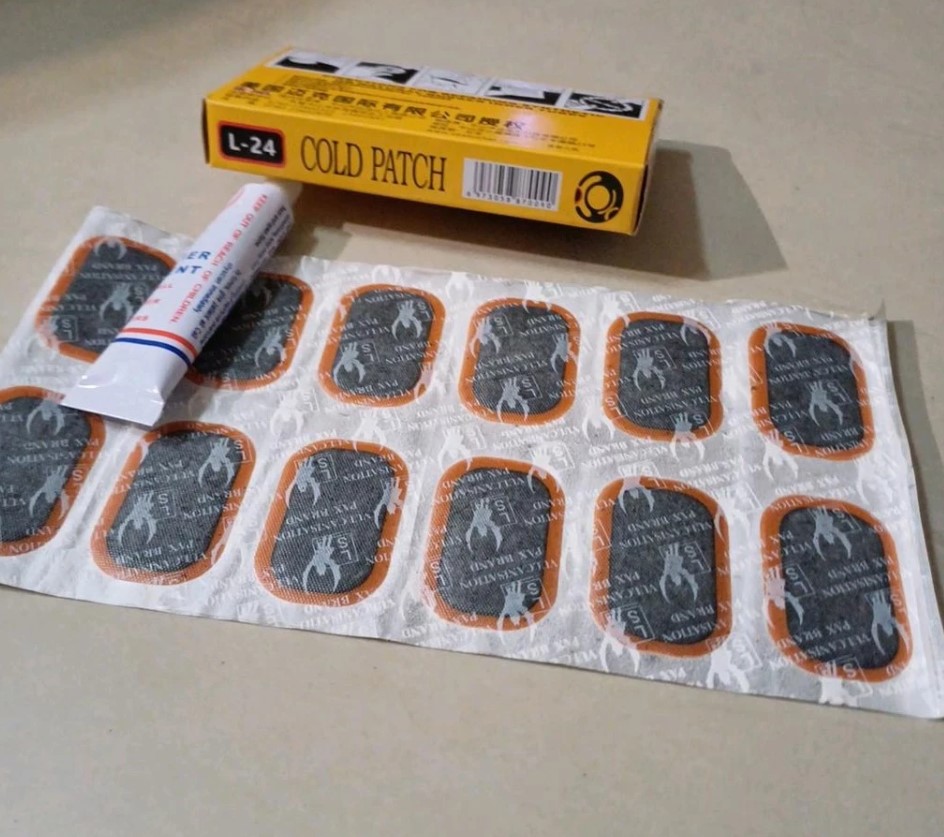 Hộp Miếng Vá Xe Máy, Xe Đạp 24 Miếng + 1 Lọ Keo – Bộ Vá Săm Tiện Dụng