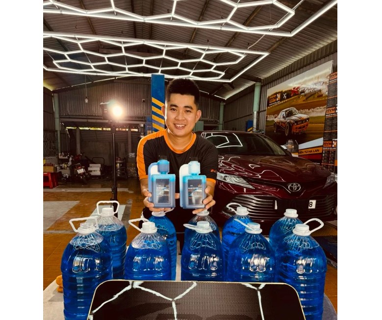 Nước Rửa Kính Ô Tô Song Đan 500ml – Làm Sạch, Khử Màng Dầu, Dưỡng Mềm Lưỡi Gạt, Tăng Tầm Nhìn