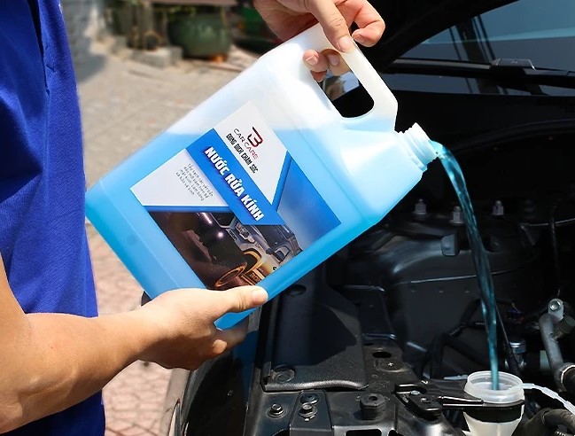 Nước Rửa Kính Xe Hơi Chuyên Dụng – Can 5 Lít