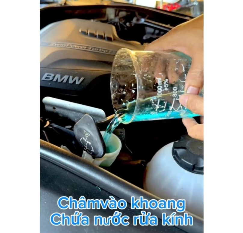 Nước Rửa Kính Xe Hơi Chuyên Dụng Sprayking 1 Lít – Làm Sạch, Bảo Vệ Cần Gạt, Kính Ô tô Trong Suốt