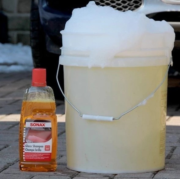 Nước rửa xe SONAX Gloss Shampoo 1 lít, Làm sạch nhanh, bóng đẹp như mới