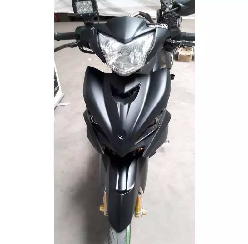 Sơn xịt đen bóng, đen nhám cao cấp – Bám dính cực tốt, màu đẹp bền lâu cho xe, cửa, tường