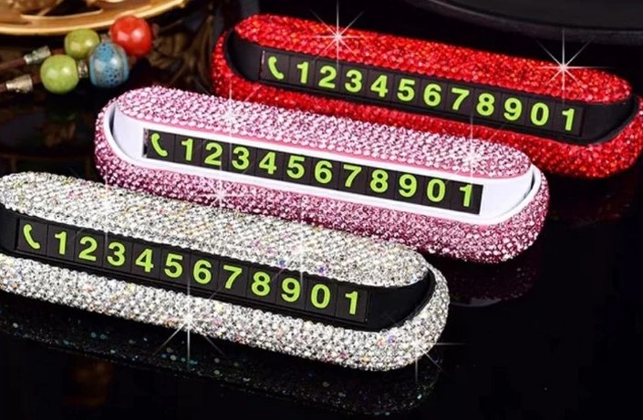 Bảng Gắn Số Điện Thoại Trên Taplo Ô Tô Đính Đá Nổi Bật, Văn Minh Khi Đỗ Xe