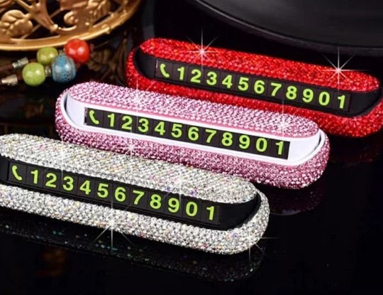 Bảng Gắn Số Điện Thoại Trên Taplo Ô Tô Đính Đá Nổi Bật, Văn Minh Khi Đỗ Xe