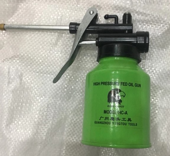 Bình Nhớt Xịt Dầu Sắt Hark Caput 250G, Dụng Cụ Bôi Trơn Tiện Lợi