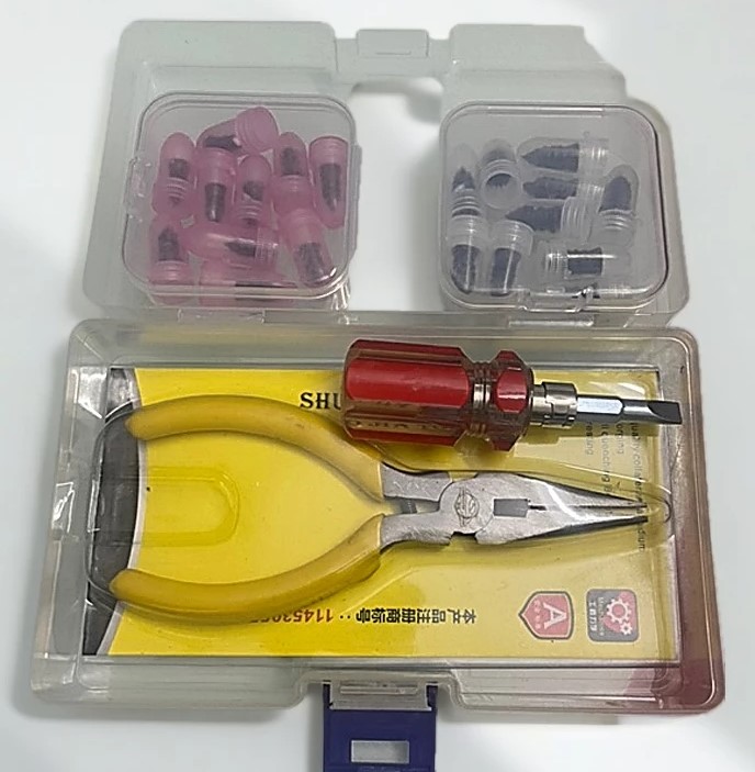 Bộ Dụng Cụ Vá Lốp Xe Nhỏ Gọn Cho Ô Tô Và Xe Máy Dễ Sử Dụng