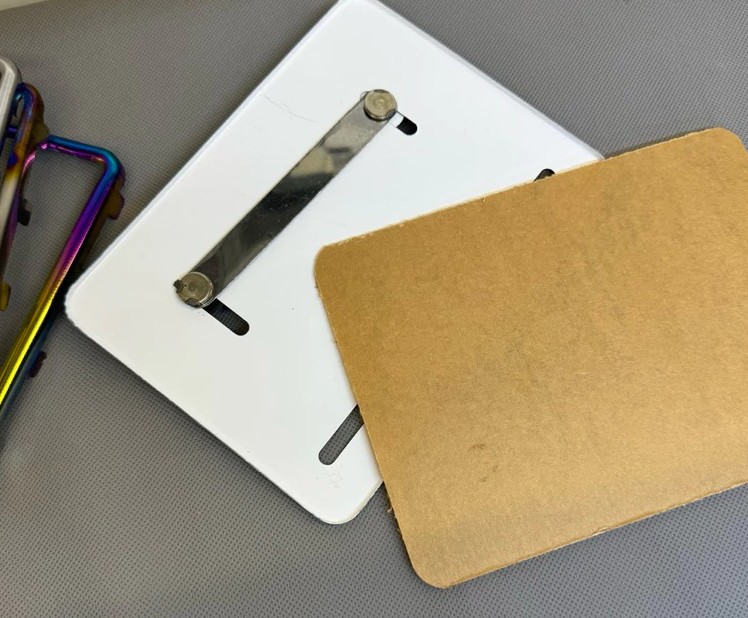 Bộ Khung Biển Số Gắn Xe Máy, Full Phụ Kiện Gồm Mica Trong Suốt, Đế Và Ốc Cố Định