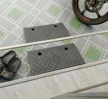 Bục Lên Xuống Xe Nhựa PVC 50x38x15cm, Chống Trượt An Toàn, Nhẹ Gọn Tiện Dụng