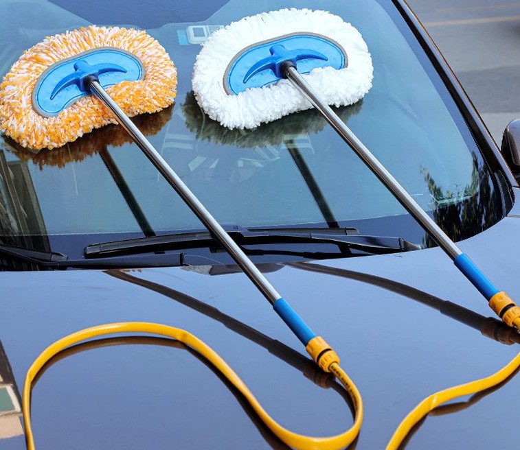 Chổi Rửa Xe 2 Trong 1 Kèm Vòi Nước Đa Năng Cho Xe Hơi, Nhà Cửa & Máy Lạnh