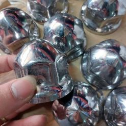 Chụp Inox Tắc Kê Ốc 41, Bọc Tắc Kê Xe Tải Kia (Đầu Nhọn)