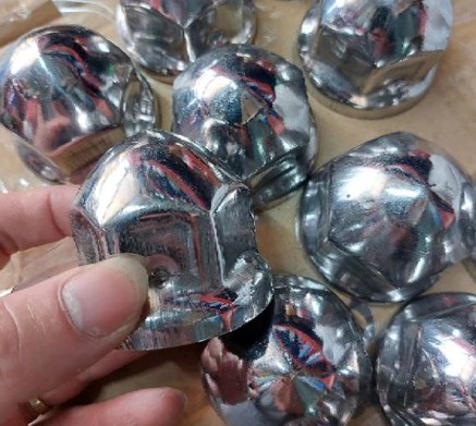 Chụp Inox Tắc Kê Ốc 41, Bọc Tắc Kê Xe Tải Kia (Đầu Nhọn)