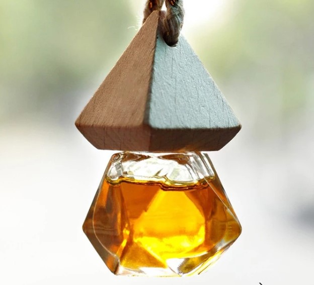 Combo 10 Chai Tinh Dầu Treo Xe Ô Tô, Mùi Sả Chanh, Quế, Bạc Hà Làm Thơm & Khử Mùi Tự Nhiên