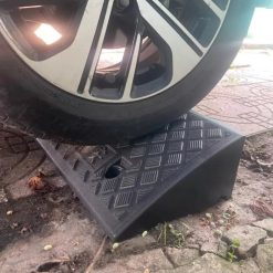 Dốc Bục Lên Xuống Đa Năng Bằng Nhựa PVC, Cầu Dắt Xe Ô Tô, Xe Máy, Xe Đạp Chống Trượt